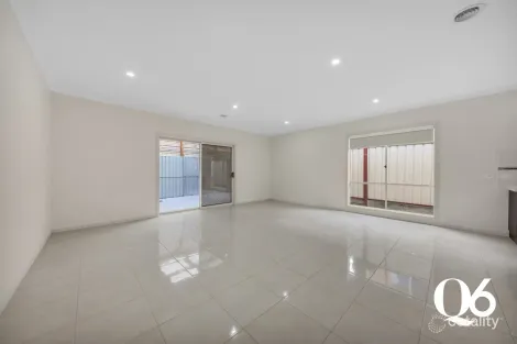 Property photo of 21 Magazine Avenue Cairnlea VIC 3023