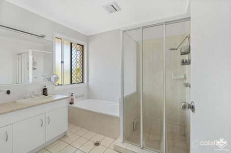 Property photo of 2/102-104 Alexander Drive Highland Park QLD 4211