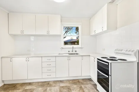 Property photo of 23 Eleebana Crescent Koonawarra NSW 2530