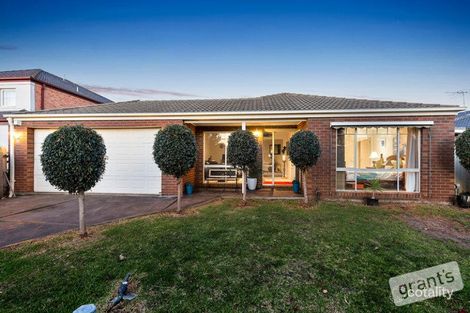 Property photo of 18 Grand Arch Way Berwick VIC 3806