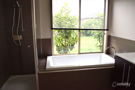 Property photo of 7 Devaney Avenue Lynbrook VIC 3975
