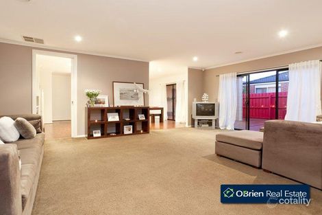 Property photo of 40 Rodlarni Crescent Berwick VIC 3806