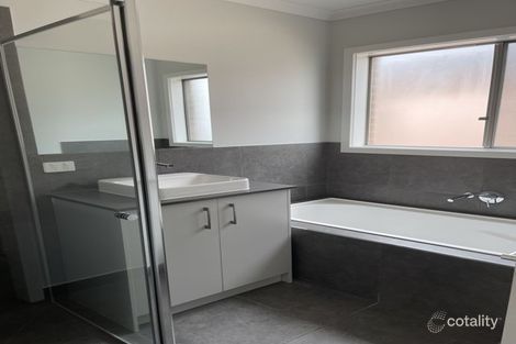 Property photo of 17 Furness Close Wyndham Vale VIC 3024