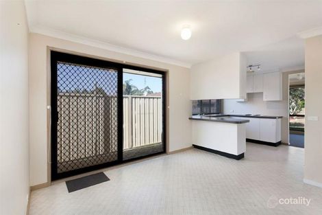 Property photo of 17 Mayfield Circuit Albion Park NSW 2527