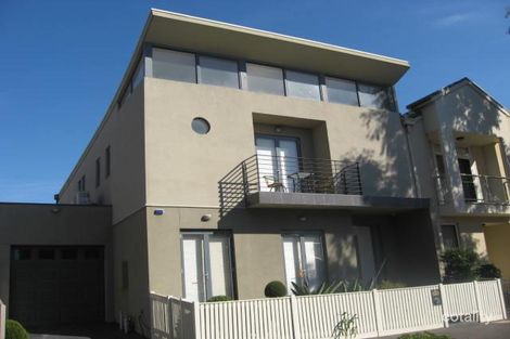 30-32 Fairbairn Dr, Kensington, VIC 3031