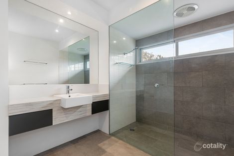 Property photo of 32 Arthurs Avenue McCrae VIC 3938