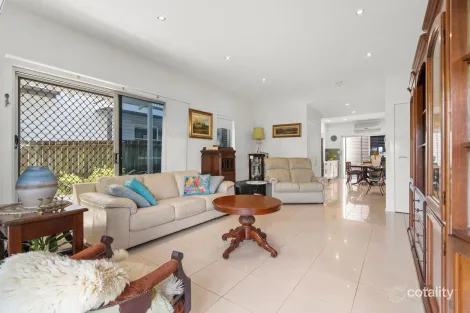 Property photo of 2/21 Brookfield Road Kedron QLD 4031