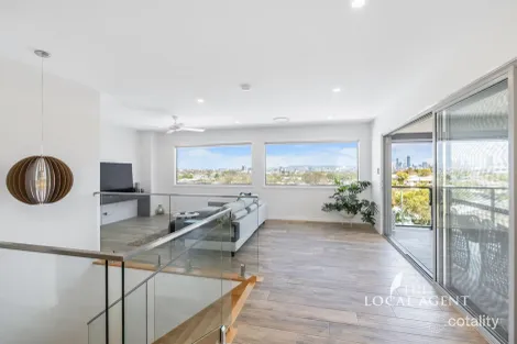 30 Ernest St, Camp Hill, QLD 4152