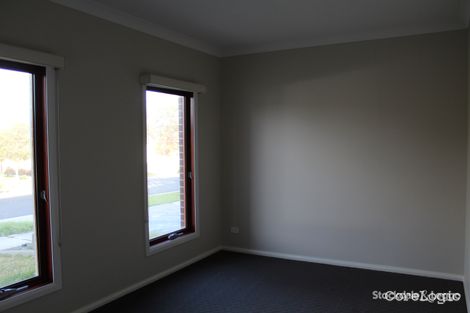 Property photo of 12 Lambertia Crescent Manor Lakes VIC 3024