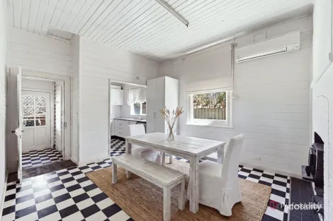 Property photo of 90 Jeffrey Street Armidale NSW 2350