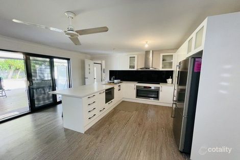 15 Rosella St, Parrearra, QLD 4575