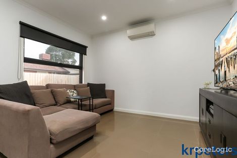 Property photo of 2/126 Watsons Road Glen Waverley VIC 3150