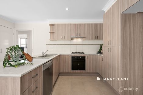 Property photo of 9 Macleod Circuit Pakenham VIC 3810