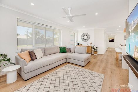 Property photo of 2 Caulfield Close Little Mountain QLD 4551