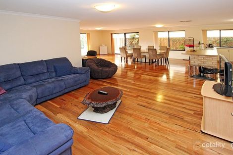 6 Malibu Pnt, Halls Head, WA 6210