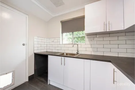 Property photo of 4 Tarwarri Close Hillman WA 6168