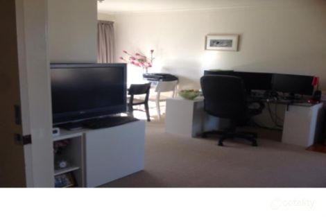 Property photo of 8 Haswell Place Chifley ACT 2606