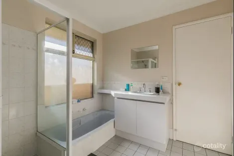 Property photo of 8 Caliso Court Warnbro WA 6169