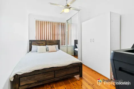 Property photo of 3 Lane Place Minto NSW 2566