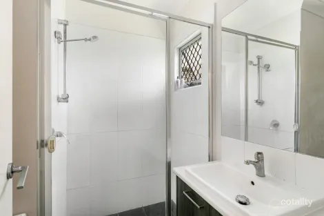 Property photo of 25 Seabreeze Circuit Deception Bay QLD 4508