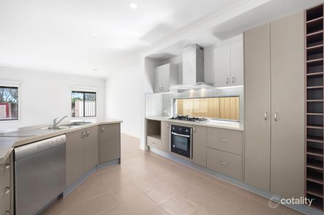 Property photo of 6 Oldis Close Caroline Springs VIC 3023