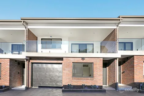 2/10 AITKIN PL, LAKE HEIGHTS, NSW 2502