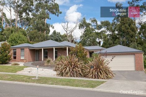 Property photo of 17 Lakeside Court Drouin VIC 3818