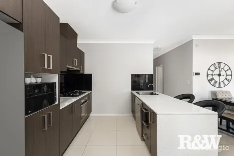 Property photo of 40 Waring Crescent Plumpton NSW 2761