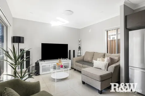 Property photo of 40 Waring Crescent Plumpton NSW 2761