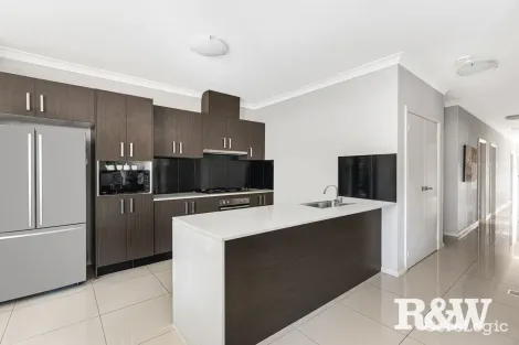 Property photo of 40 Waring Crescent Plumpton NSW 2761