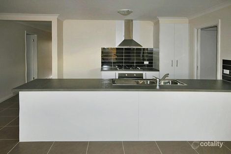 Property photo of 8 Gosse Crescent Brookfield VIC 3338
