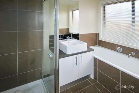 Property photo of 8 Gosse Crescent Brookfield VIC 3338