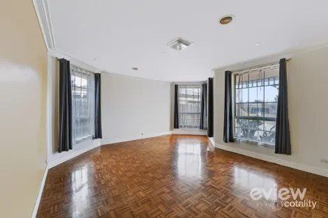 Property photo of 71 Oriole Drive Werribee VIC 3030