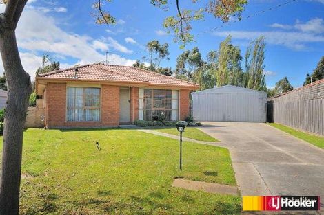 Property photo of 19 Ellindale Close Hampton Park VIC 3976