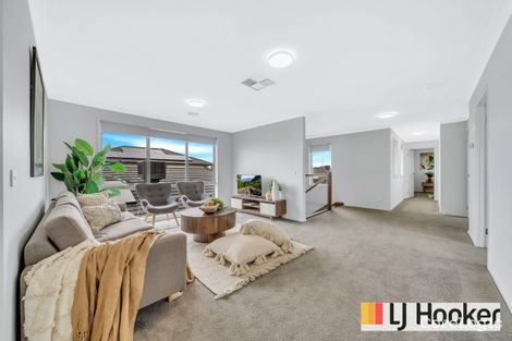 Property photo of 10 Bagatelle Avenue Wollert VIC 3750
