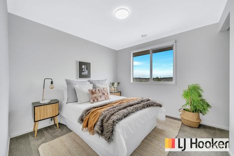 Property photo of 10 Bagatelle Avenue Wollert VIC 3750