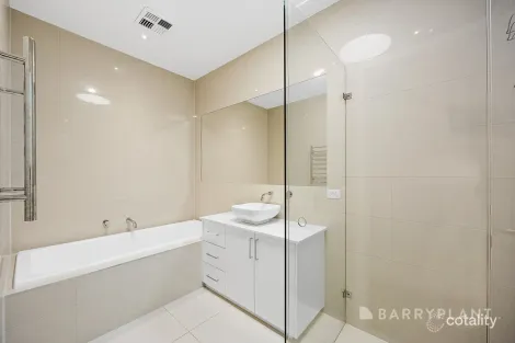 Property photo of 20A Hazeldene Court Berwick VIC 3806