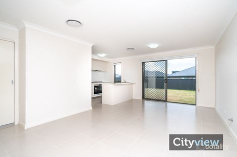 Property photo of 10 Ingall Loop Catherine Field NSW 2557