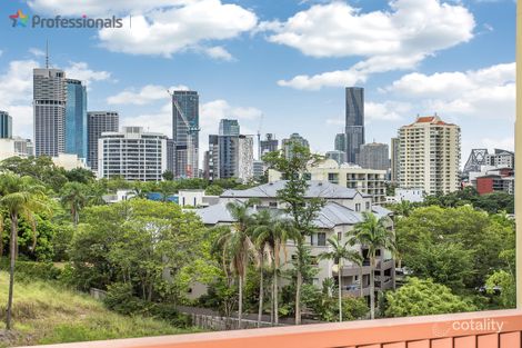 Property photo of 10/56-64 Lambert Street Kangaroo Point QLD 4169