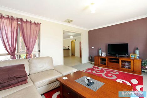 Property photo of 8 Hascombe Drive Caroline Springs VIC 3023