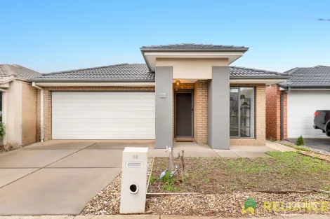 18 Fulham Cres, Thornhill Park, VIC 3335
