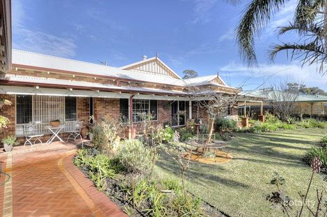 Property photo of 11 Macquarie Drive Coodanup WA 6210