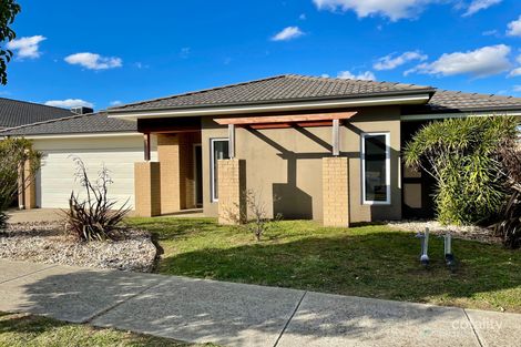 Property photo of 26 Beechtree Way Cranbourne North VIC 3977