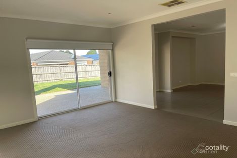 Property photo of 26 Beechtree Way Cranbourne North VIC 3977