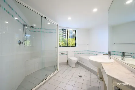 Property photo of 2A/19 Peak Avenue Main Beach QLD 4217