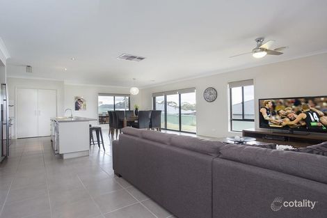 Property photo of 8 Stanson Place Maiden Gully VIC 3551