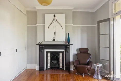 Property photo of 8 Cliff Terrace Forest Lodge NSW 2037