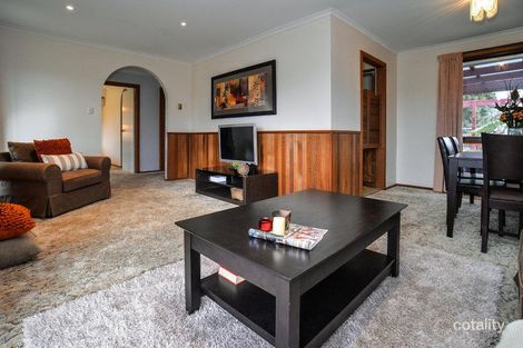 Property photo of 28 Guildford Crescent Narre Warren VIC 3805