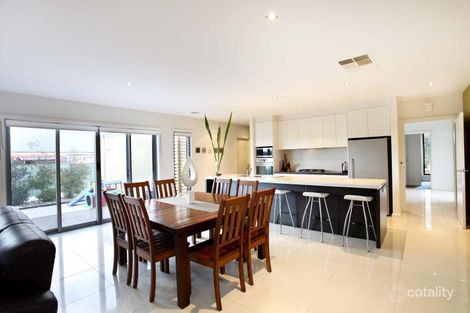 Property photo of 8 Stirling Avenue Junortoun VIC 3551
