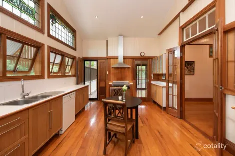 Property photo of 2/6 Usher Street Indooroopilly QLD 4068